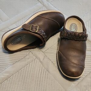 Orthofeet Women's Brown Leather Mules